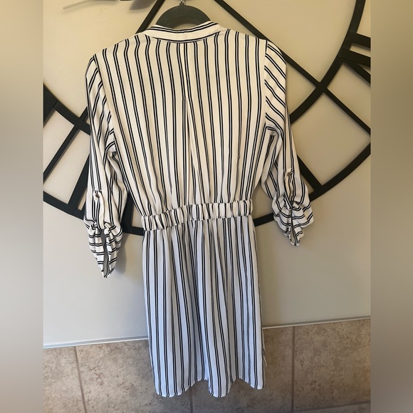 Dynamite dress - Picture 3 of 3